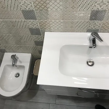 לינה וארוחת בוקר Mignone Luxury House 4*