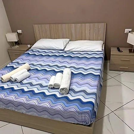 فندق مبيت وإفطار Mignone Luxury House 4*